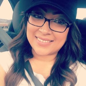 Meet your Posher, Rina